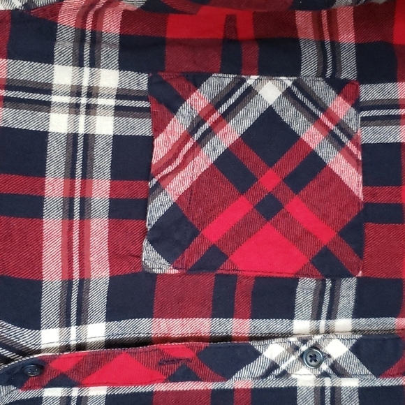 Woolrich flannel button down shirt. - Picture 4 of 10